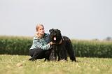 ADULTE ET CHIEN 386